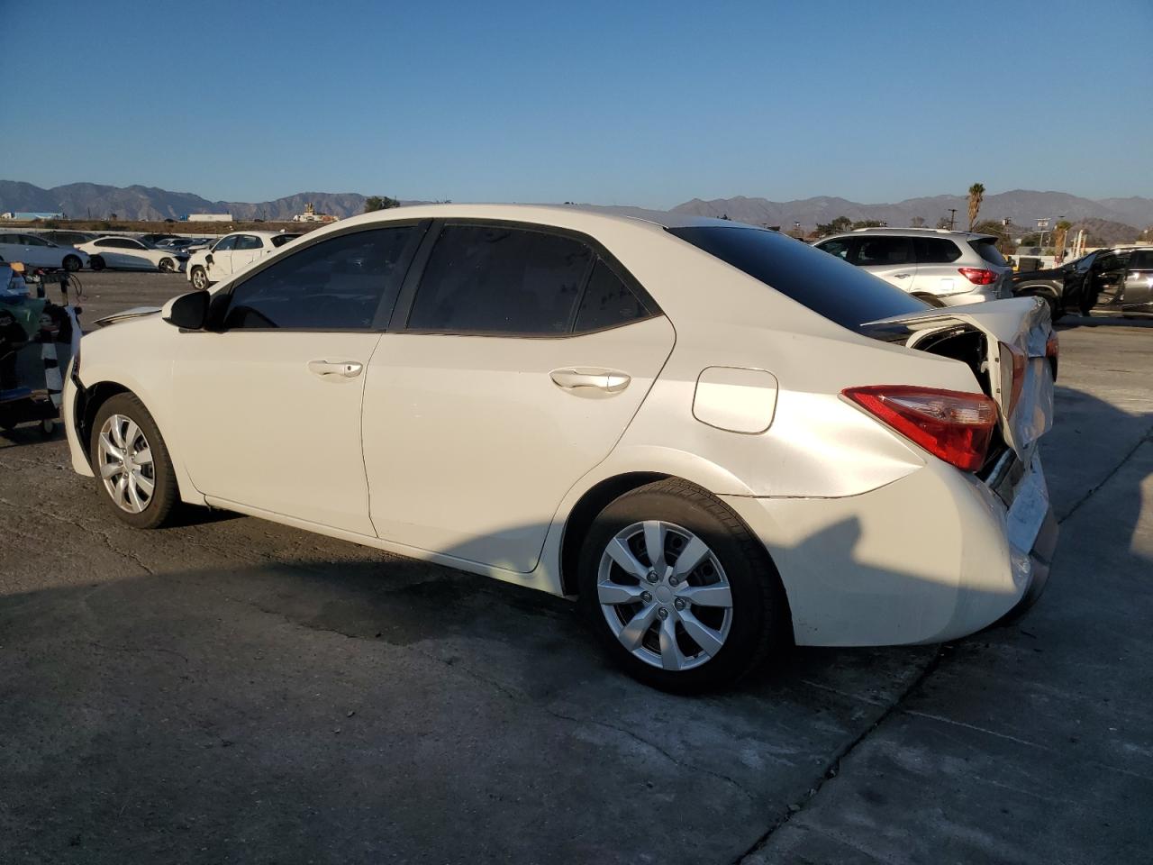2019 Toyota Corolla VIN 5YFBURHE5KP871521 Copart auction photo, front end / rear end damage thumbnail 2