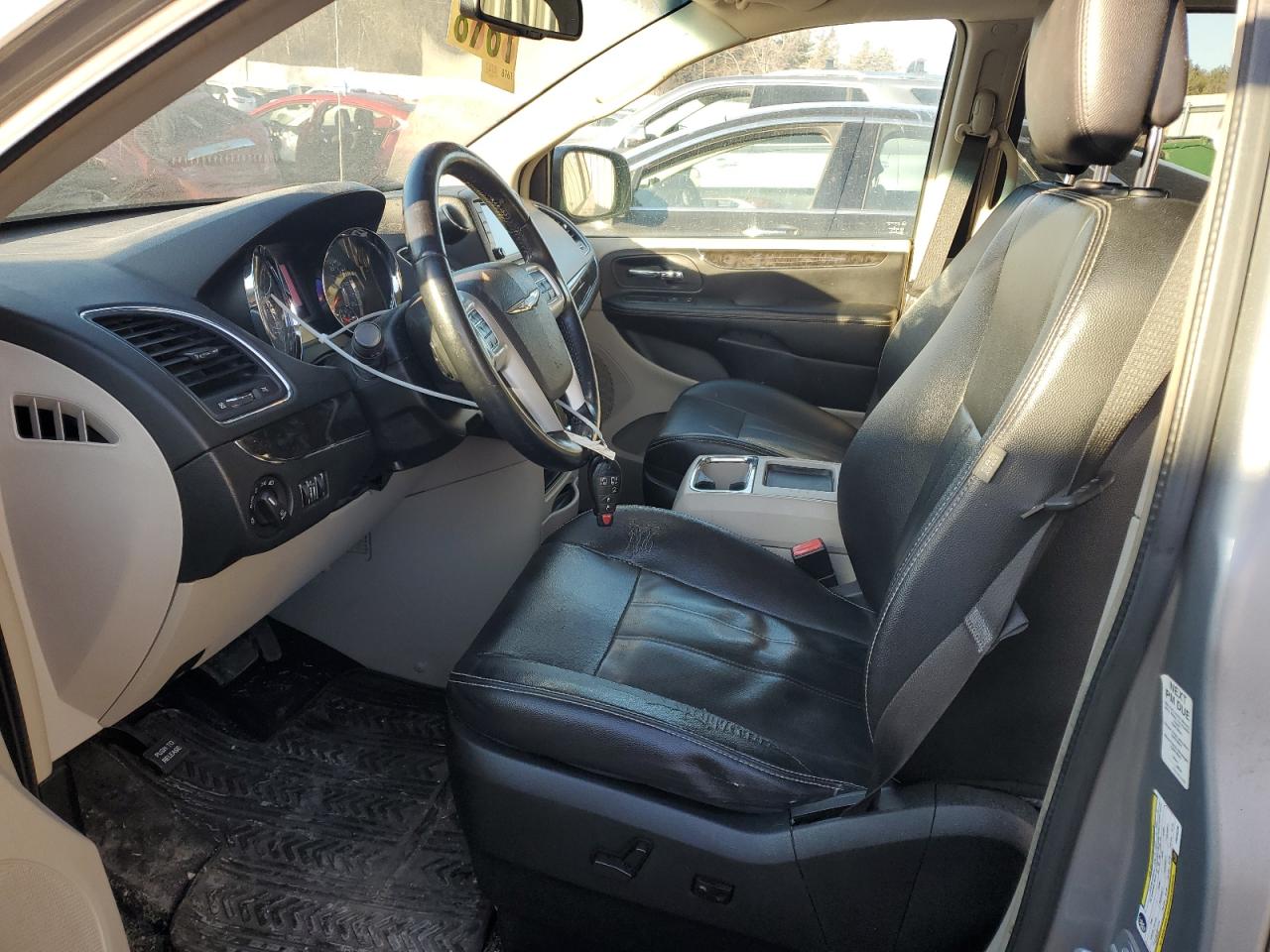 2015 Chrysler Town & Country VIN 2C4RC1BG5FR589236 Copart auction photo, front end damage thumbnail 7