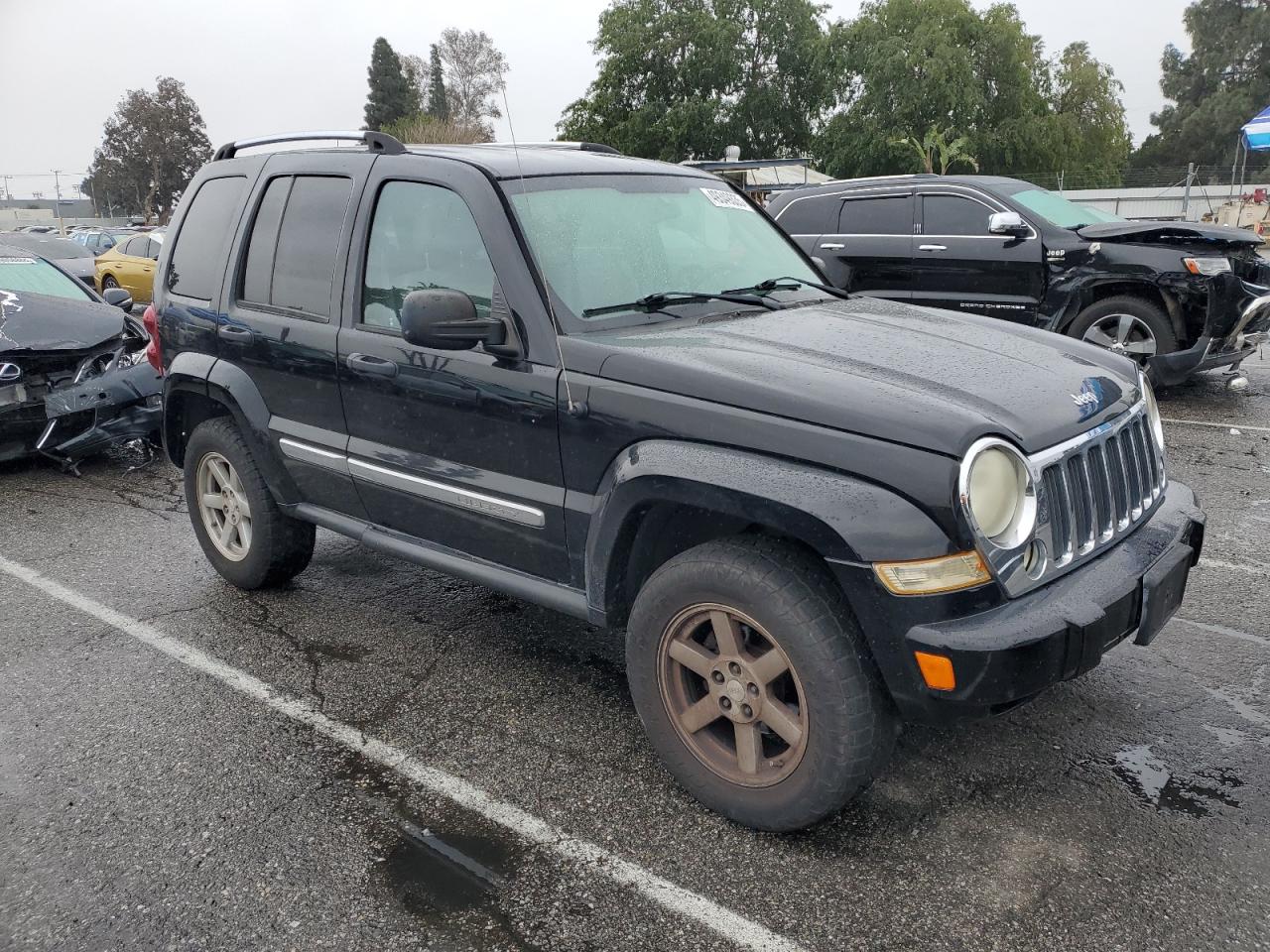 2005 Jeep Liberty (North America) VIN 1J4GK58K45W560193 Copart auction photo, rear end damage thumbnail 4