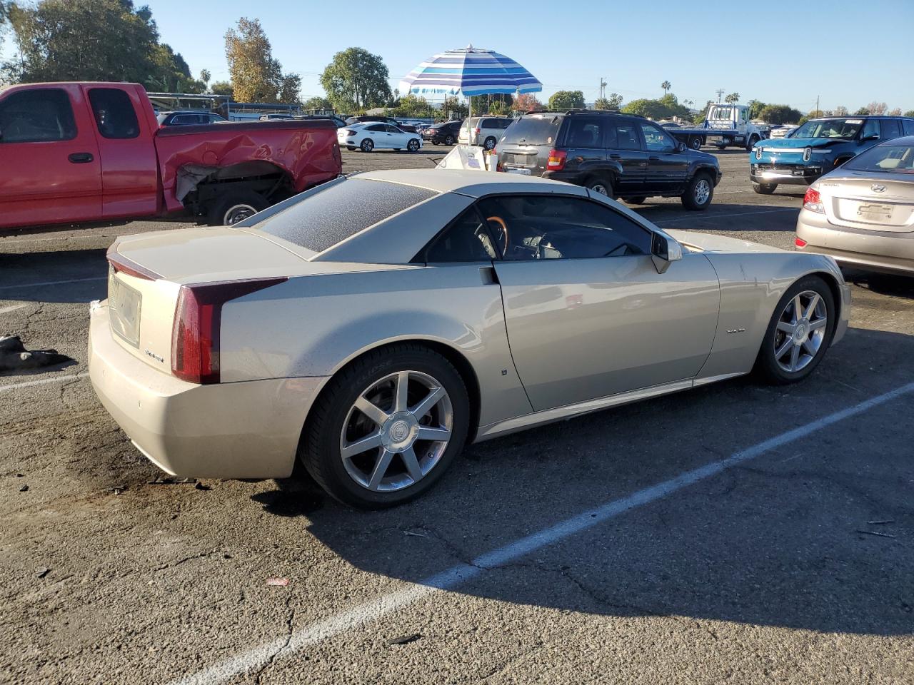 2006 Cadillac XLR VIN 1G6YV36AX65603770 Copart auction photo, side / minor dent/scratches damage thumbnail 3