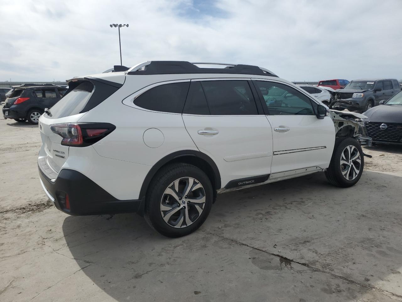 2020 Subaru Outback VIN 4S4BTGPD8L3201340 Copart auction photo, side / front end damage thumbnail 3