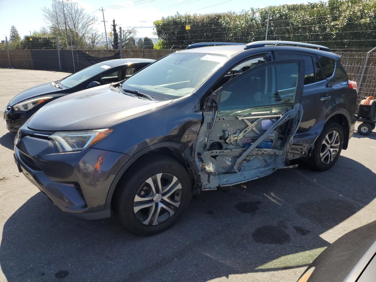 2017 Toyota RAV 4 VIN JTMZFREV8HJ131018