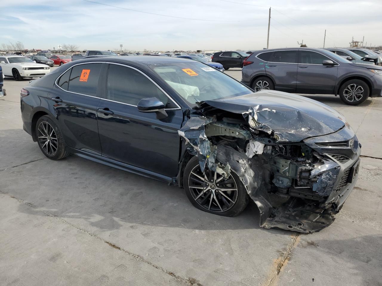 2021 Toyota Camry VIN 4T1G11AK5MU601173 Copart auction photo, front end / side damage thumbnail 4