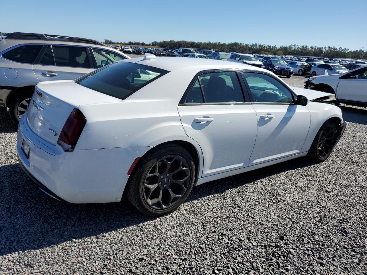 2019 Chrysler 300 VIN 2C3CCABGXKH565993 Copart auction photo, front end damage thumbnail 3