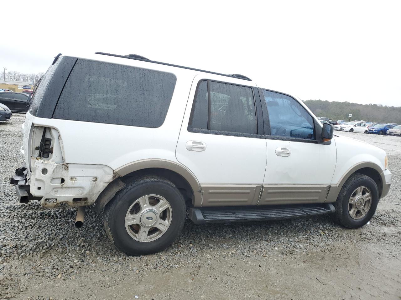 2003 Ford Expedition VIN 1FMFU17L33LB62031 Copart auction photo, rear end / minor dent/scratches damage thumbnail 3