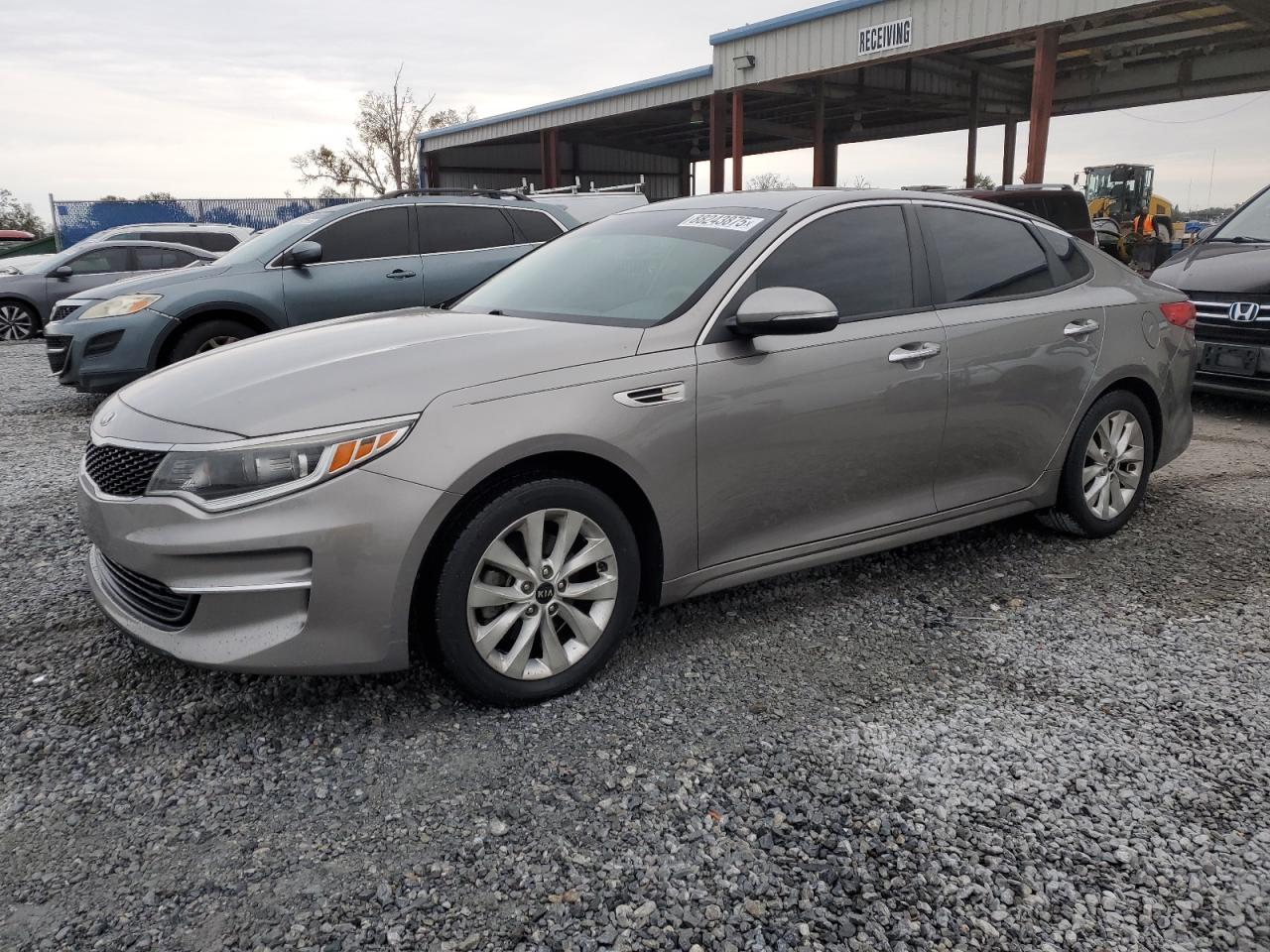 2018 KIA Optima VIN 5XXGT4L37JG251553