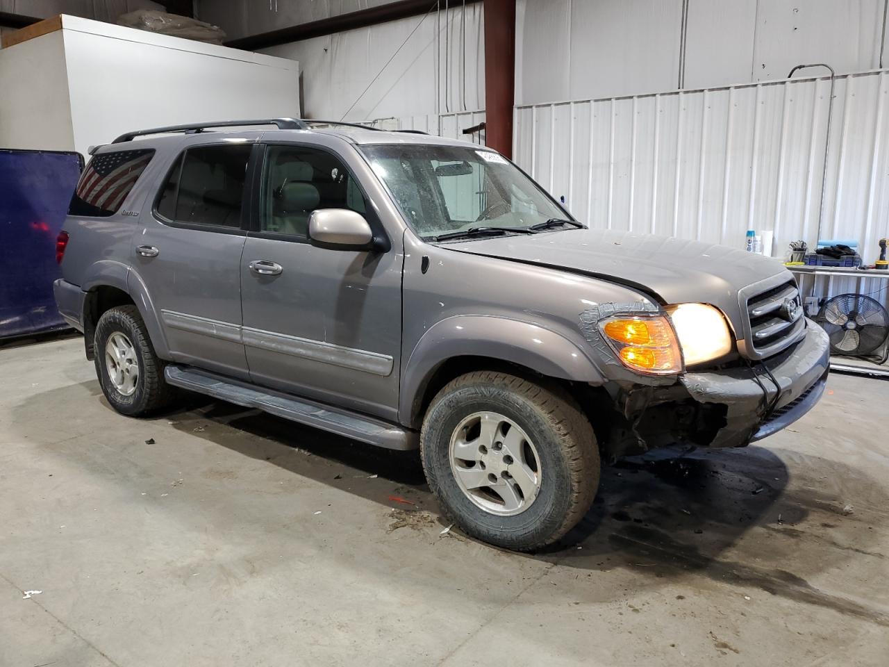 2001 Toyota Sequoia VIN 5TDBT48A11S026819 Copart auction photo, front end / rear end damage thumbnail 4