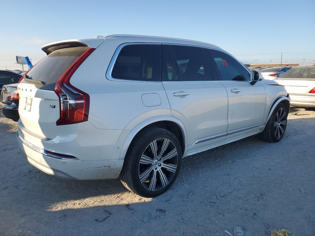 2022 Volvo XC90 VIN YV4A221L2N1827855 Copart auction photo, front end damage thumbnail 3