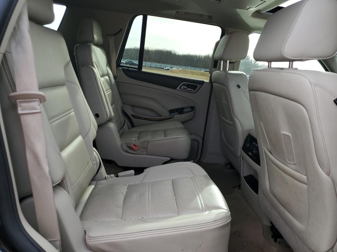 2015 GMC Yukon VIN 1GKS2CKJ3FR586308 Copart auction photo, minor dent/scratches damage thumbnail 11