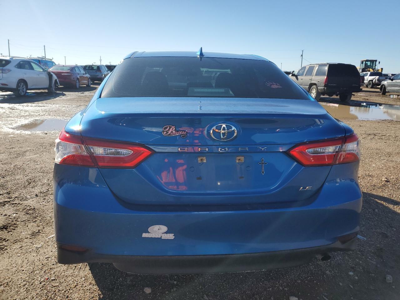 2020 Toyota Camry VIN 4T1C11AK9LU388371 Copart auction photo, front end / minor dent/scratches damage thumbnail 6