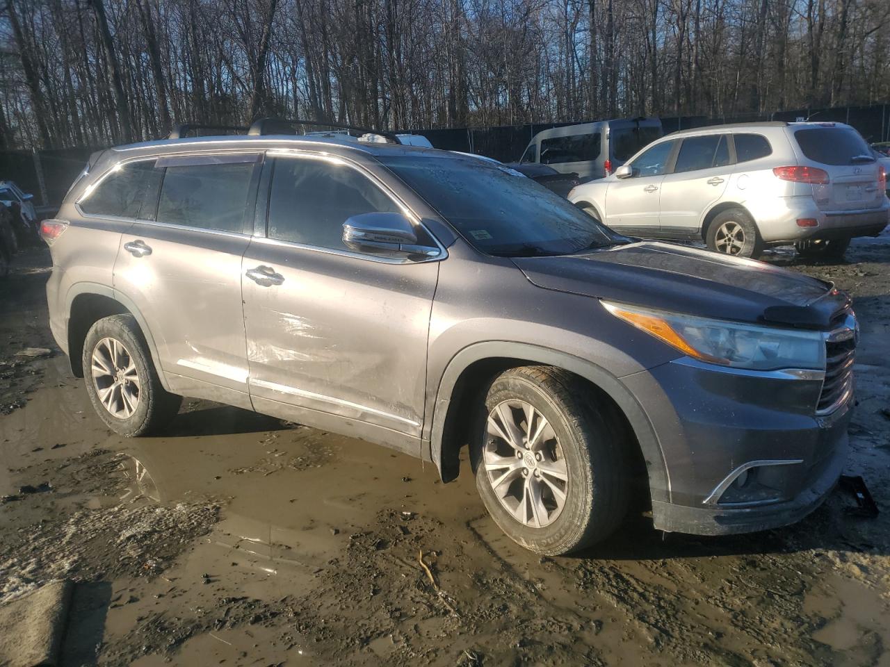 2015 Toyota Highlander VIN 5TDJKRFH5FS094303 Copart auction photo, front end / undercarriage damage thumbnail 4