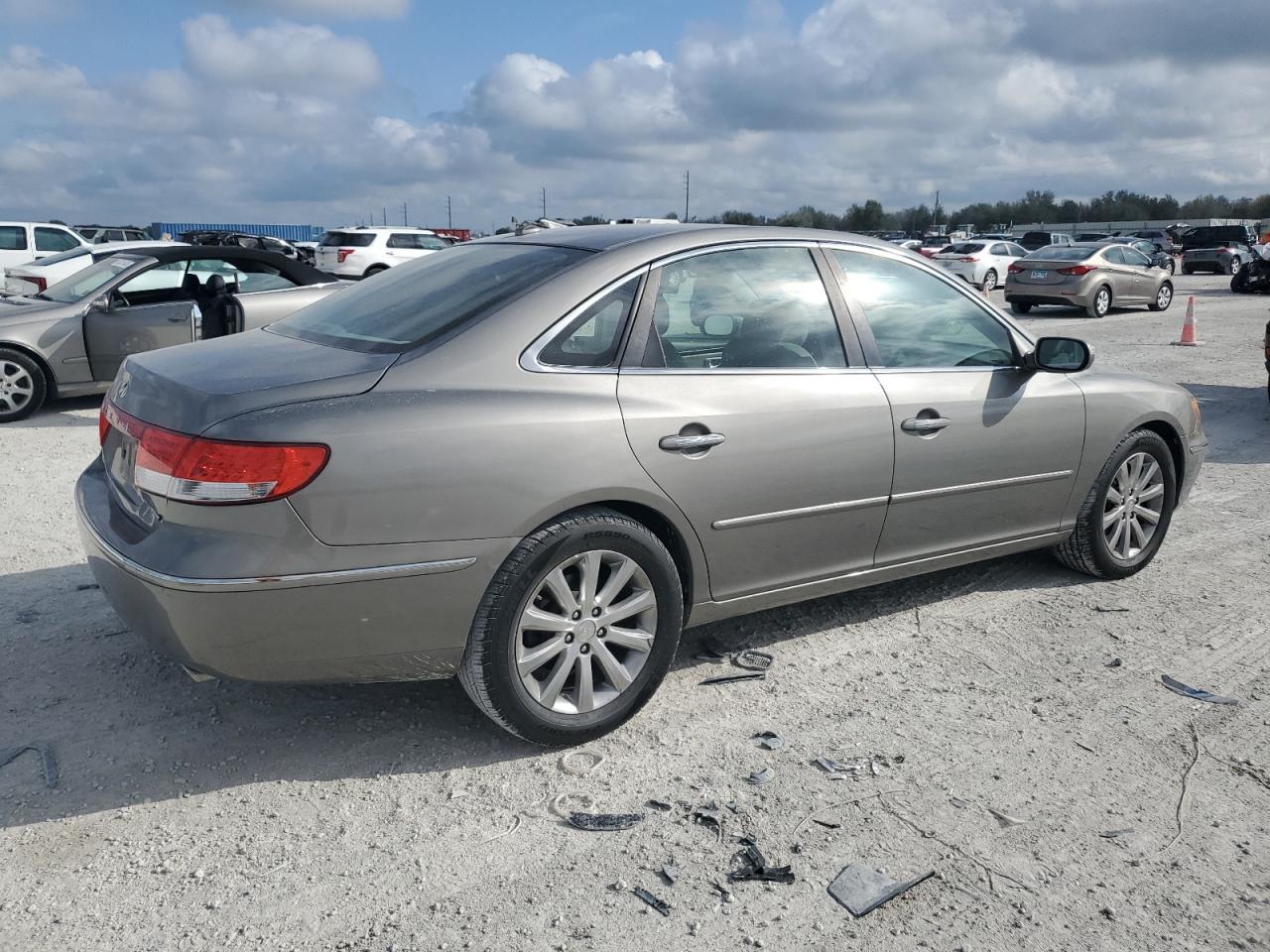 2009 Hyundai Azera VIN KMHFC46FX9A373084 Copart auction photo, rear end damage thumbnail 3