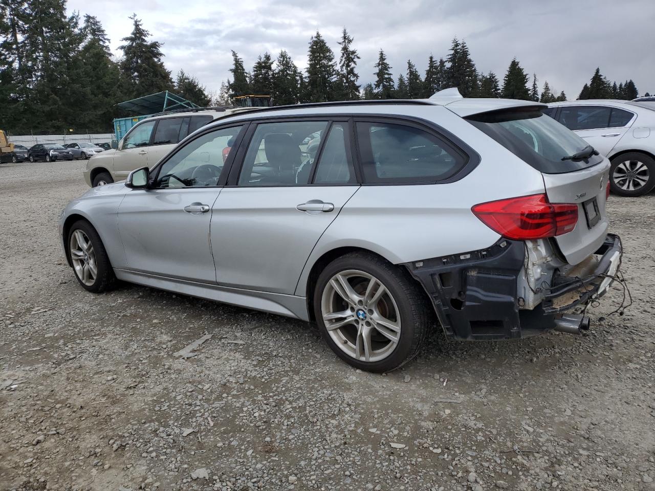 2016 BMW 3er VIN WBA8G5C51GK443224 Copart auction photo, rear end damage thumbnail 2