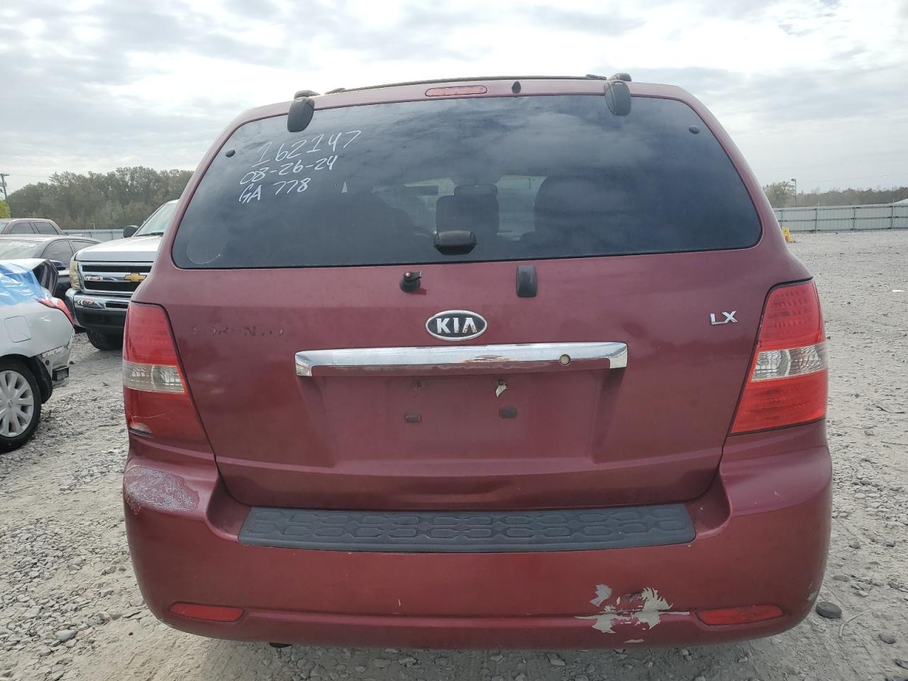 2007 KIA Sorento VIN KNDJC736575704129 Copart auction photo, burn - engine damage thumbnail 6
