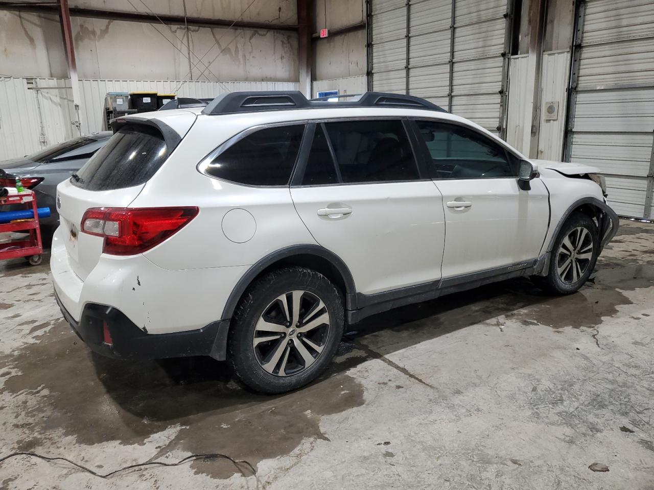 2018 Subaru Outback VIN 4S4BSENC0J3326962 Copart auction photo, front end damage thumbnail 3