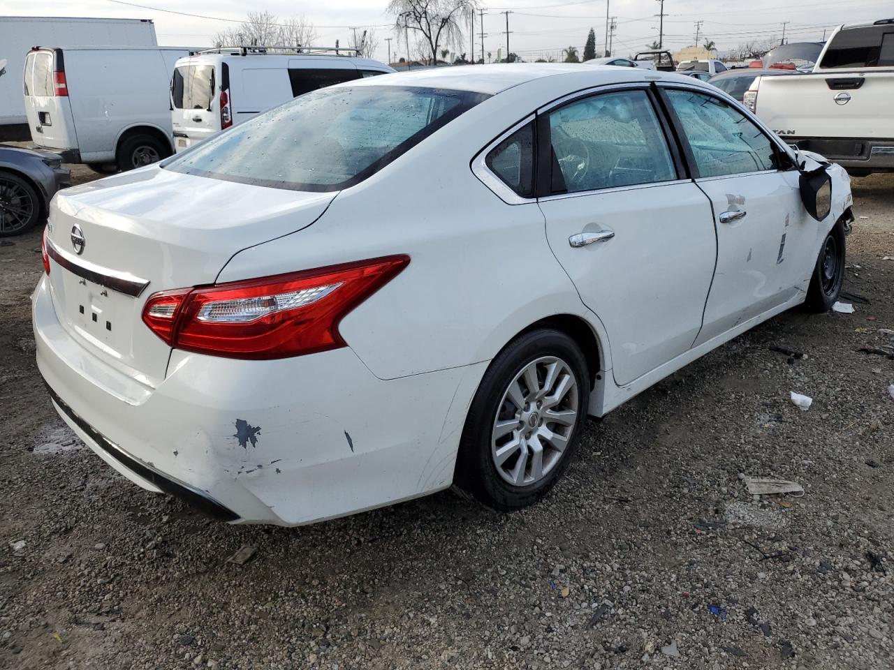 2016 Nissan Altima VIN 1N4AL3AP4GN358360 Copart auction photo, front end damage thumbnail 3