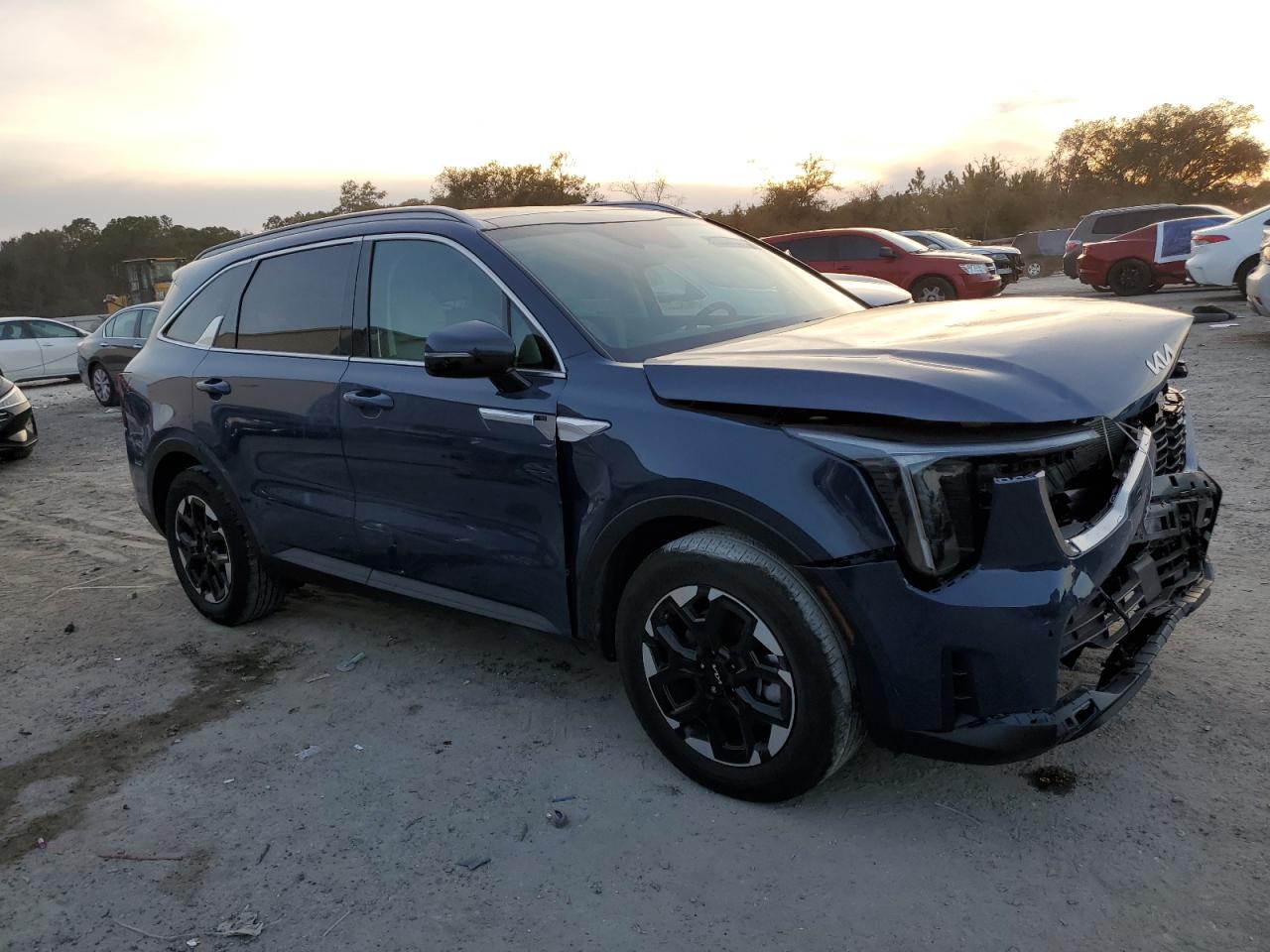2024 KIA Sorento VIN 5XYRL4JC1RG277892 Copart auction photo, front end damage thumbnail 4