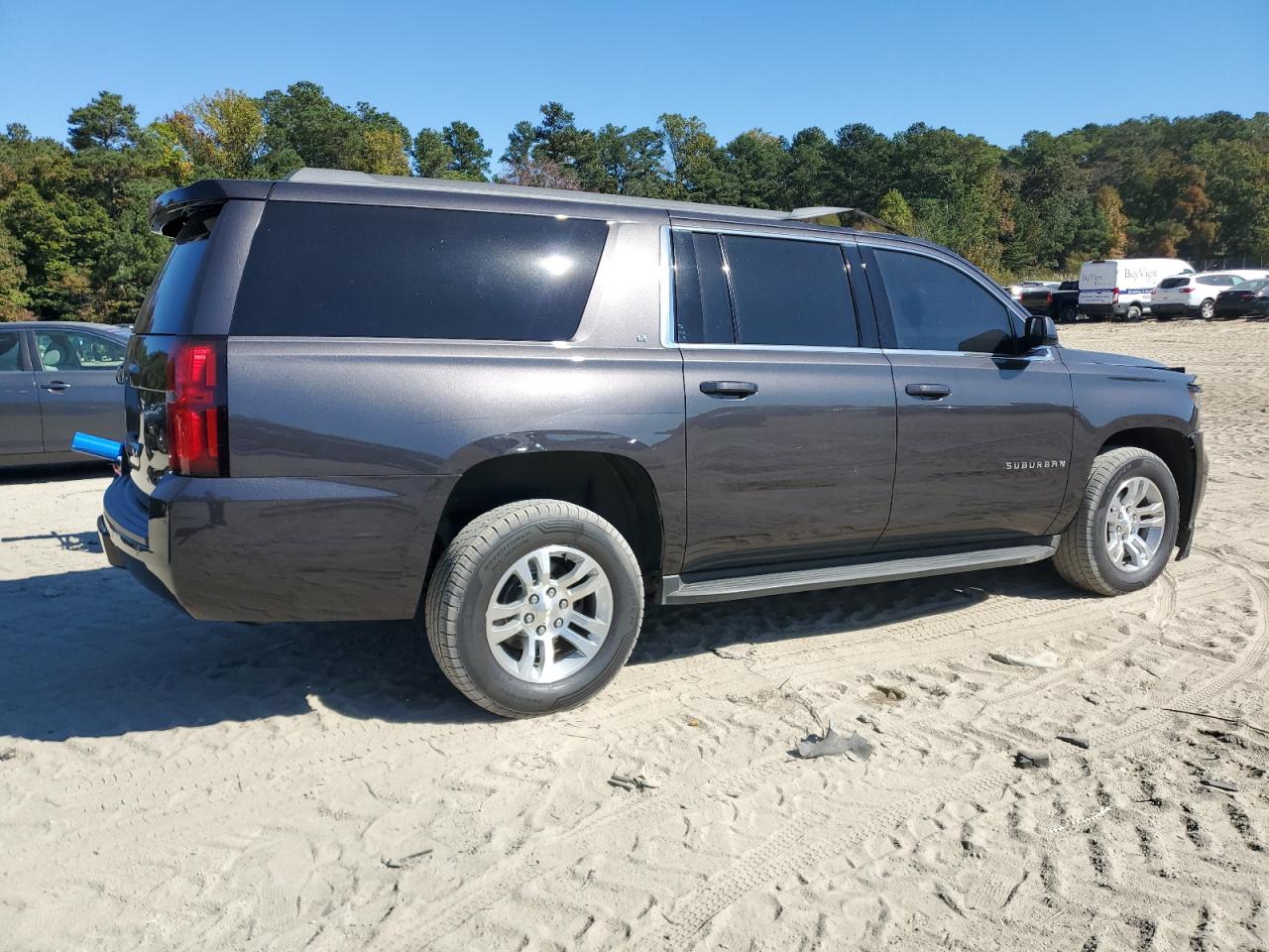 2016 Chevrolet Suburban VIN 1GNSKHKC0GR379801 Copart auction photo, front end / top/roof damage thumbnail 3