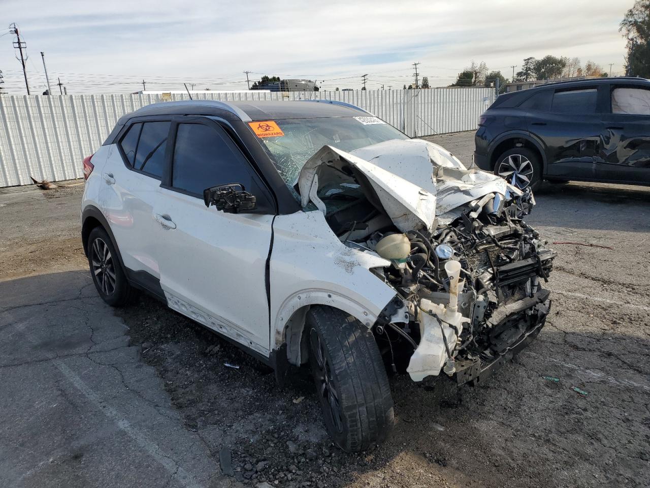 2018 Nissan Kicks VIN 3N1CP5CU9JL523206 Copart auction photo, front end / side damage thumbnail 4