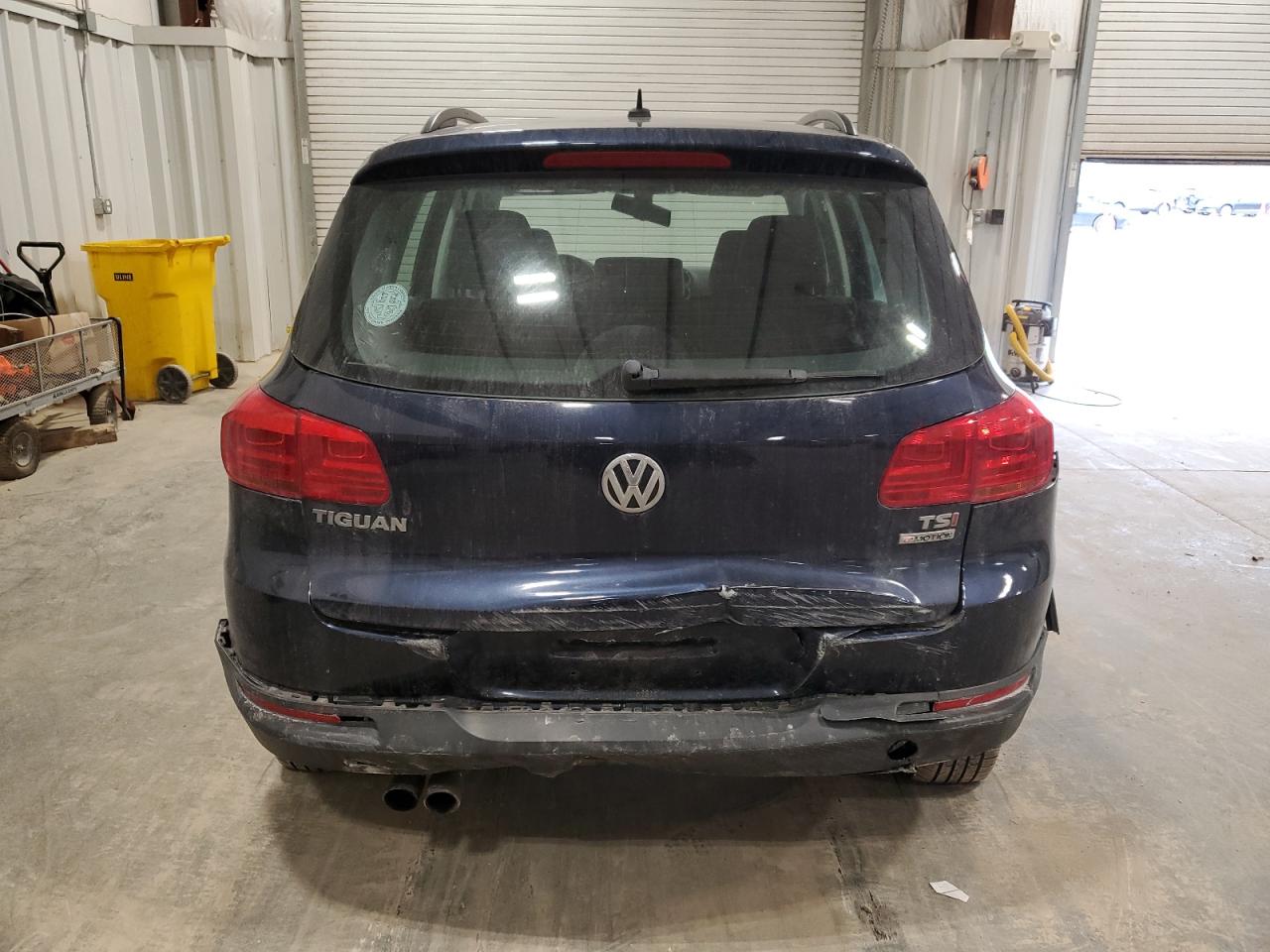 2016 Volkswagen Tiguan VIN WVGBV7AX5GW589614 Copart auction photo, rear end damage thumbnail 6