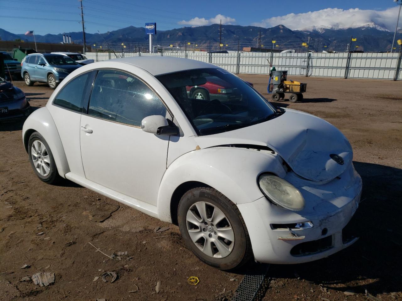 2010 Volkswagen Beetle VIN 3VWPW3AG7AM012961 Copart auction photo, front end damage thumbnail 4