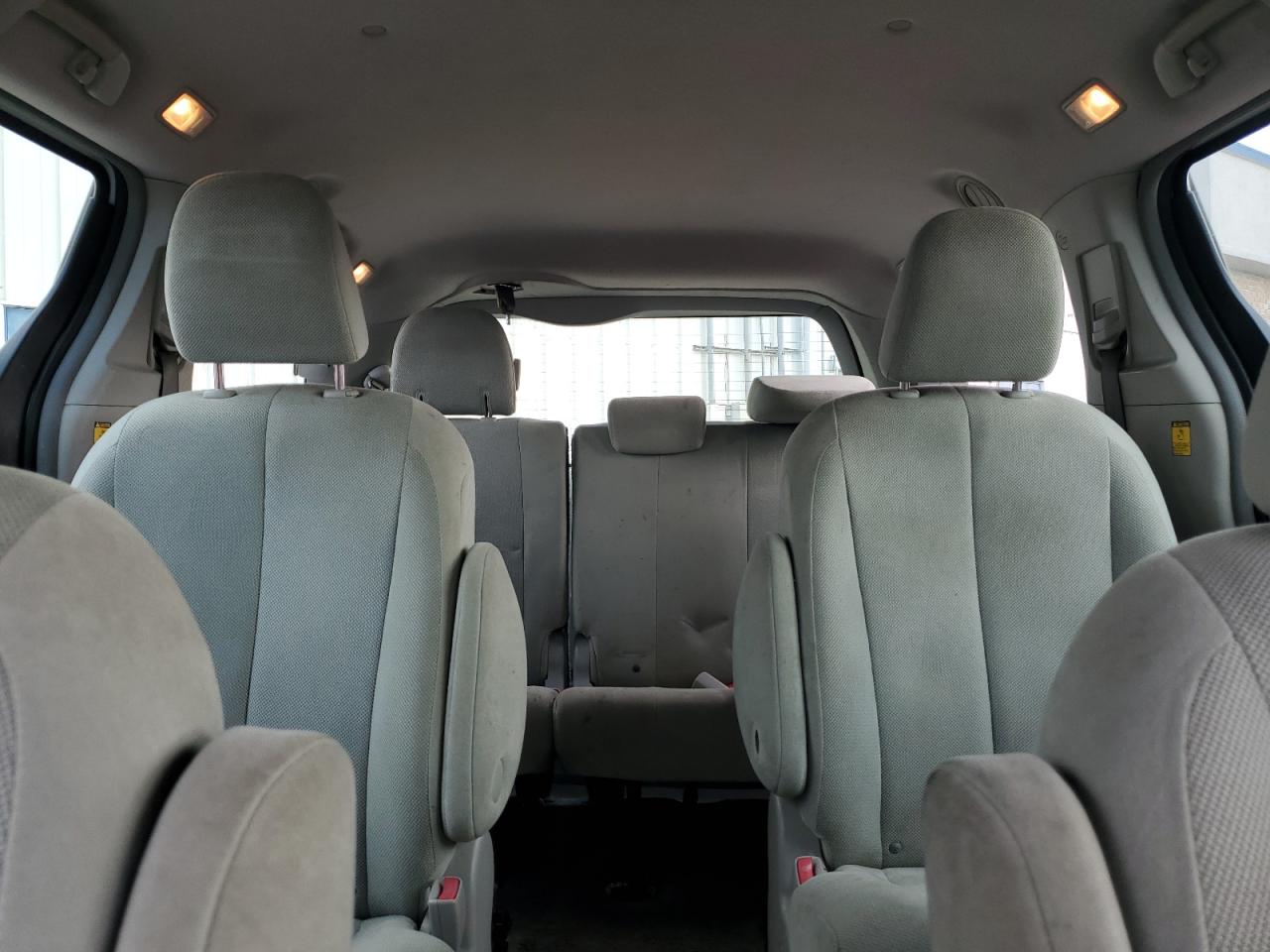 2011 Toyota Sienna VIN 5TDZK3DC8BS081241 Copart auction photo, rear end damage thumbnail 10