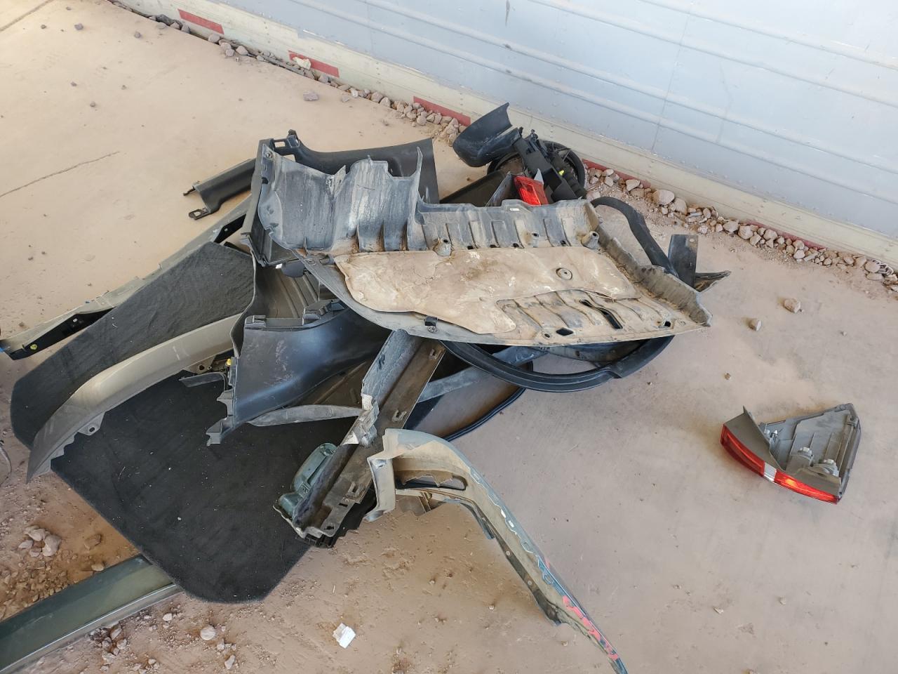 2015 Honda CR-V VIN 2HKRM4H3XFH616320 Copart auction photo, rear end / side damage thumbnail 13