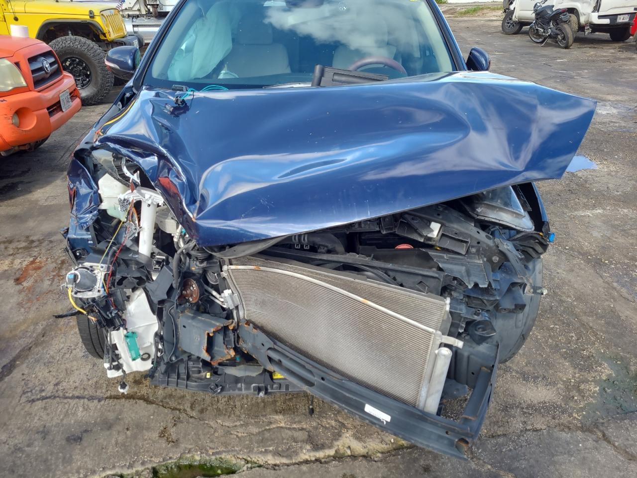 2018 KIA Sorento VIN 5XYPG4A34JG346221 Copart auction photo, front end damage thumbnail 12