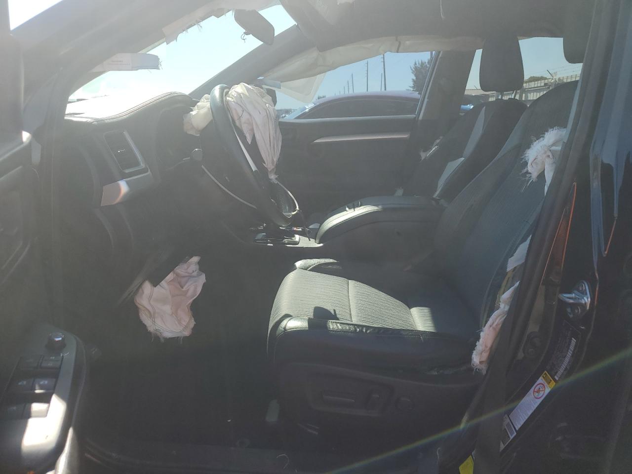 2015 Toyota Highlander VIN 5TDBKRFH0FS073265 Copart auction photo, front end damage thumbnail 7
