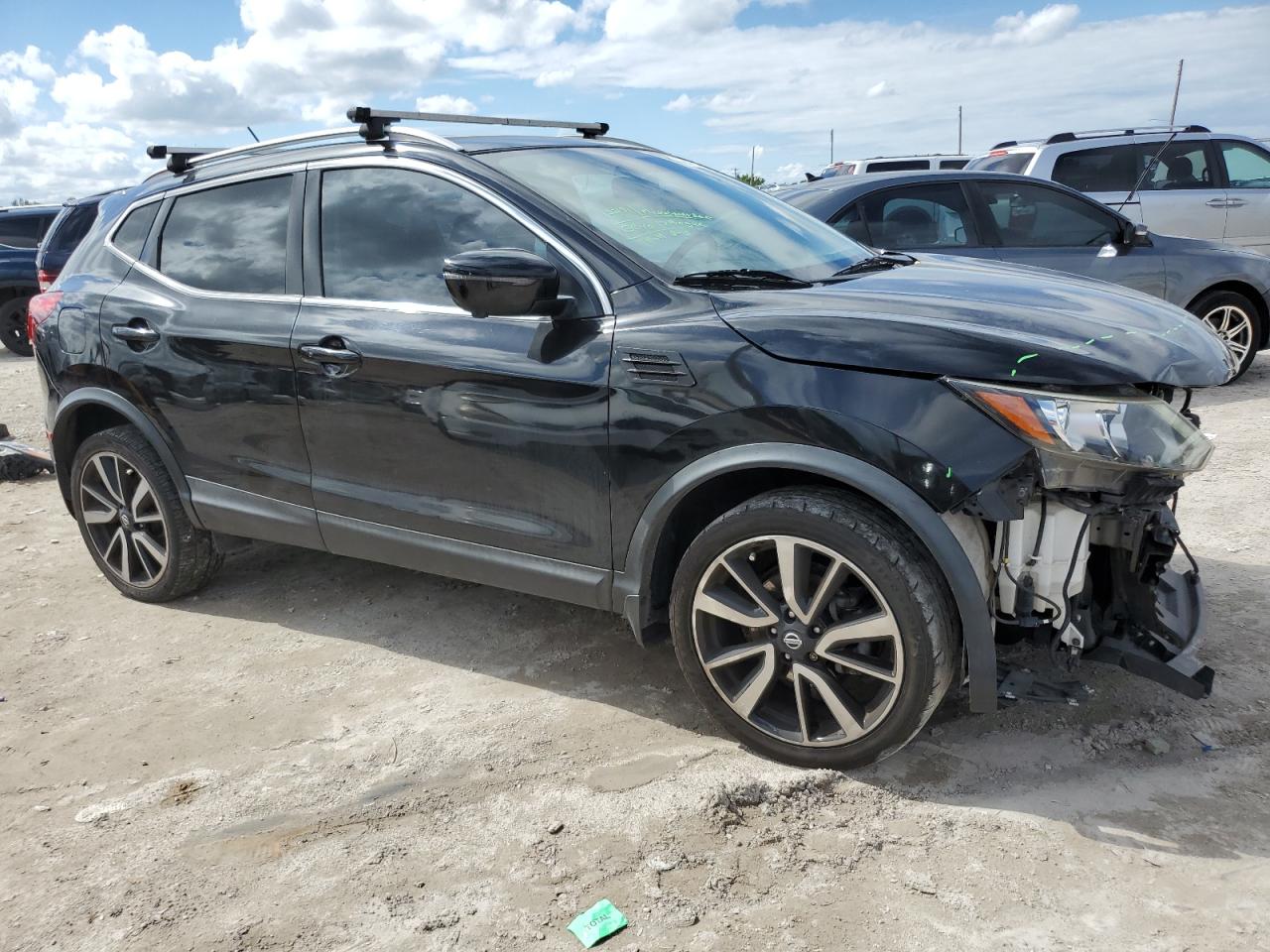 2017 Nissan Rogue VIN JN1BJ1CP5HW012483 Copart auction photo, front end / mechanical damage thumbnail 4