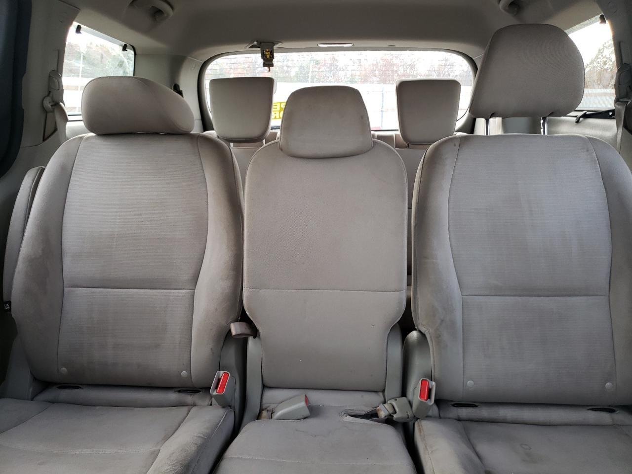 2015 KIA Sedona VIN KNDMB5C19F6066257 Copart auction photo, rear end / minor dent/scratches damage thumbnail 10