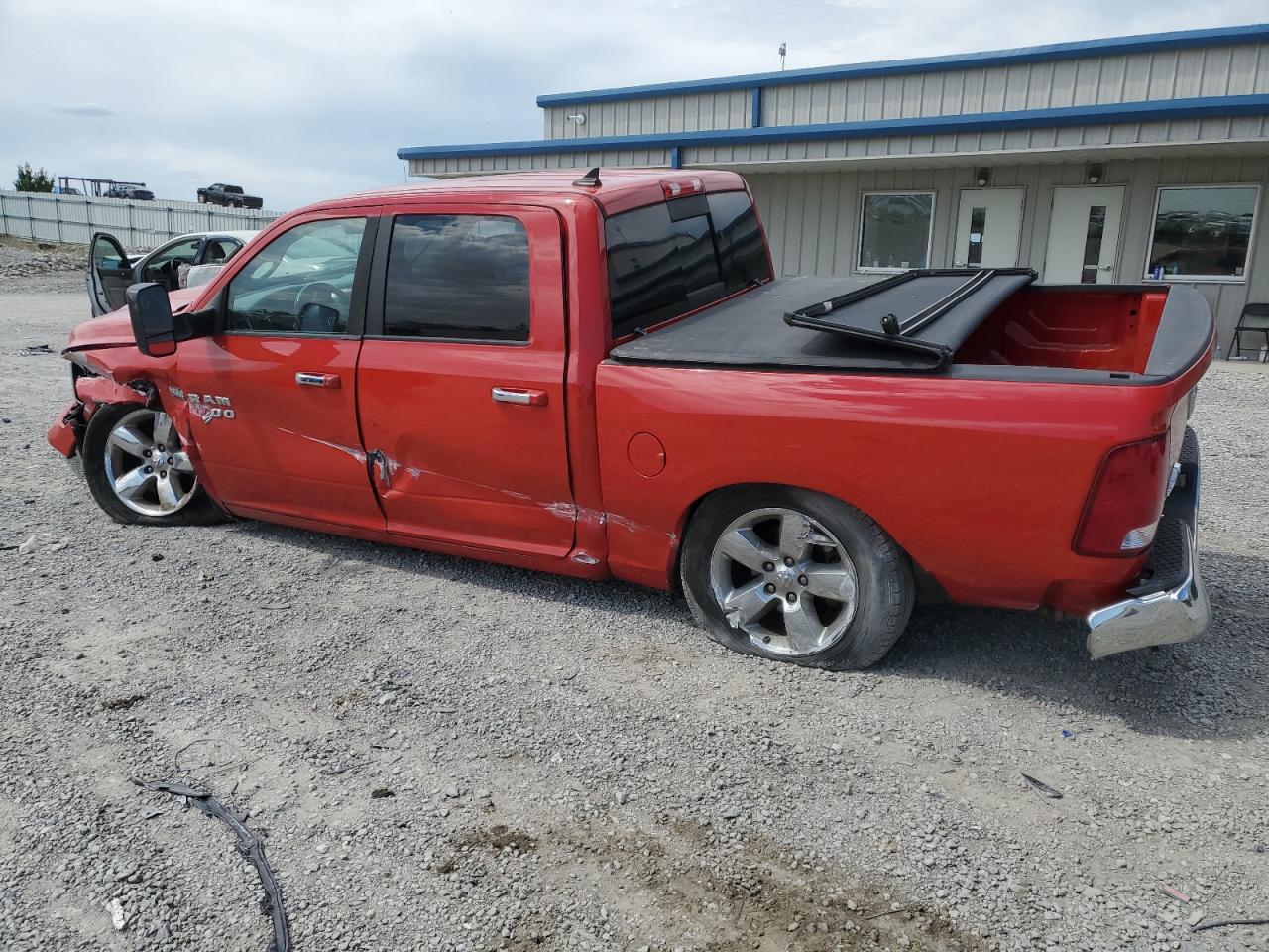 2015 RAM 1500 VIN 1C6RR7LT9FS774098 Copart auction photo, all over / minor dent/scratches damage thumbnail 2