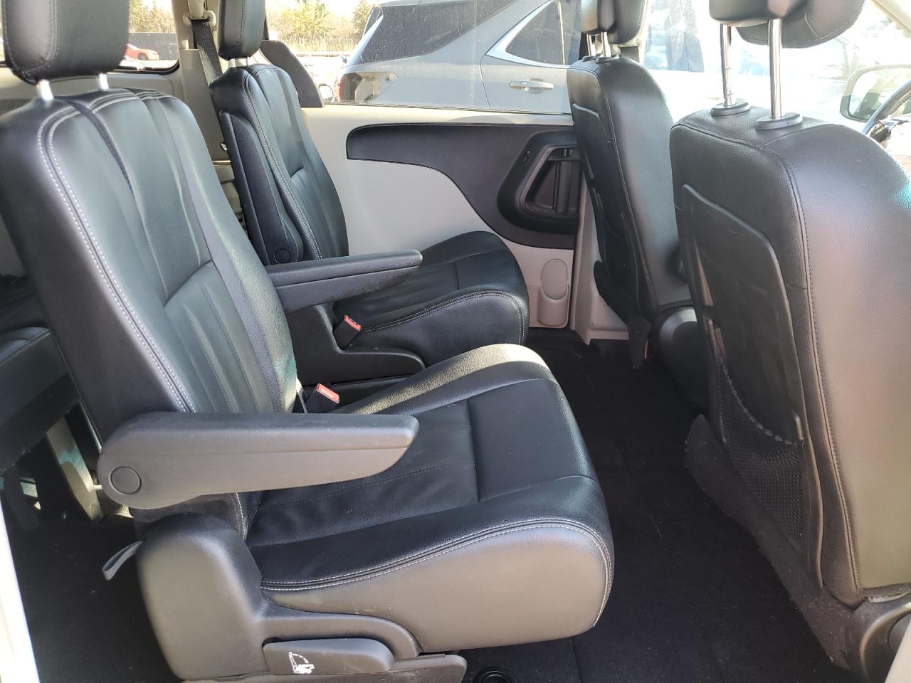 2016 Chrysler Town & Country VIN 2C4RC1BG9GR127909 Copart auction photo, front end / mechanical damage thumbnail 11