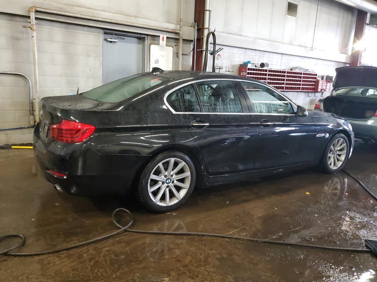 2015 BMW 5er VIN WBA5B3C53FD547545 Copart auction photo, vandalism / minor dent/scratches damage thumbnail 3