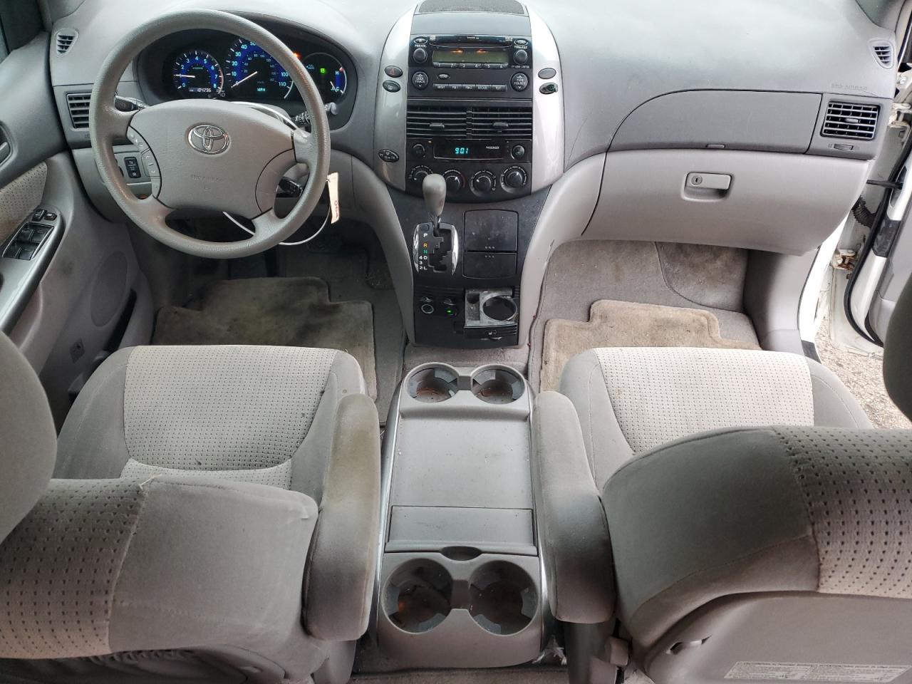 2007 Toyota Sienna VIN 5TDZK23C57S069129 Copart auction photo, rear end / minor dent/scratches damage thumbnail 8