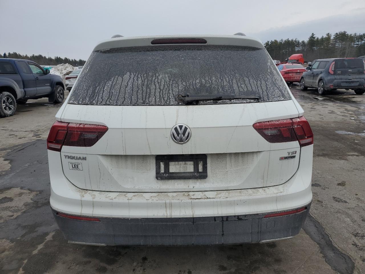 2018 Volkswagen Tiguan VIN 3VV0B7AX5JM046891 Copart auction photo, front end / all over damage thumbnail 6