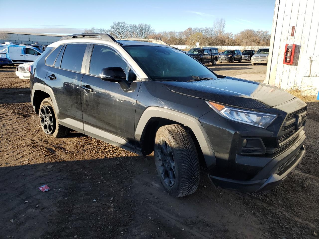 2021 Toyota RAV 4 VIN 2T3S1RFV0MW213447 Copart auction photo, front end / side damage thumbnail 4