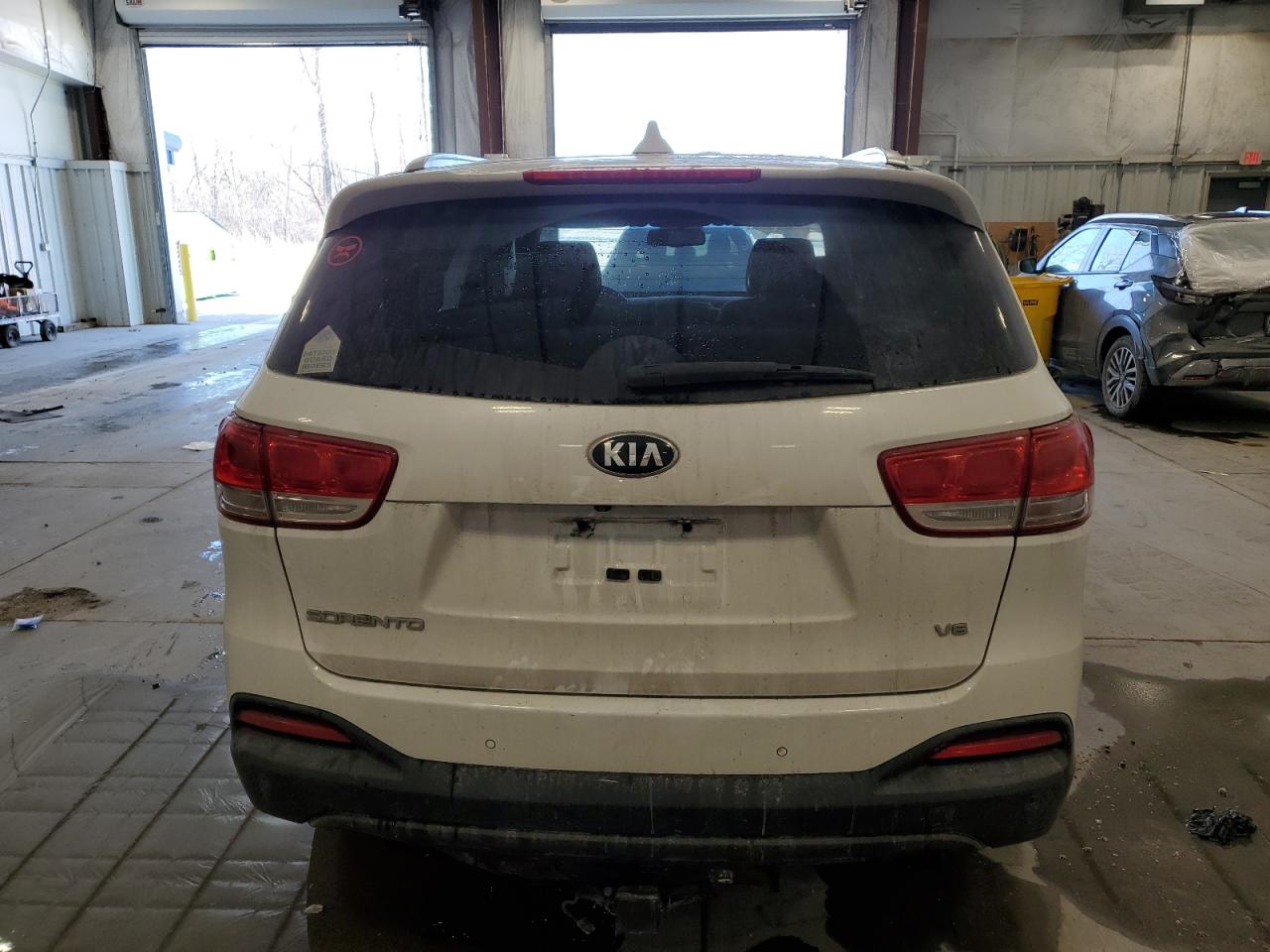 2016 KIA Sorento VIN 5XYPGDA59GG079653 Copart auction photo, minor dent/scratches damage thumbnail 6