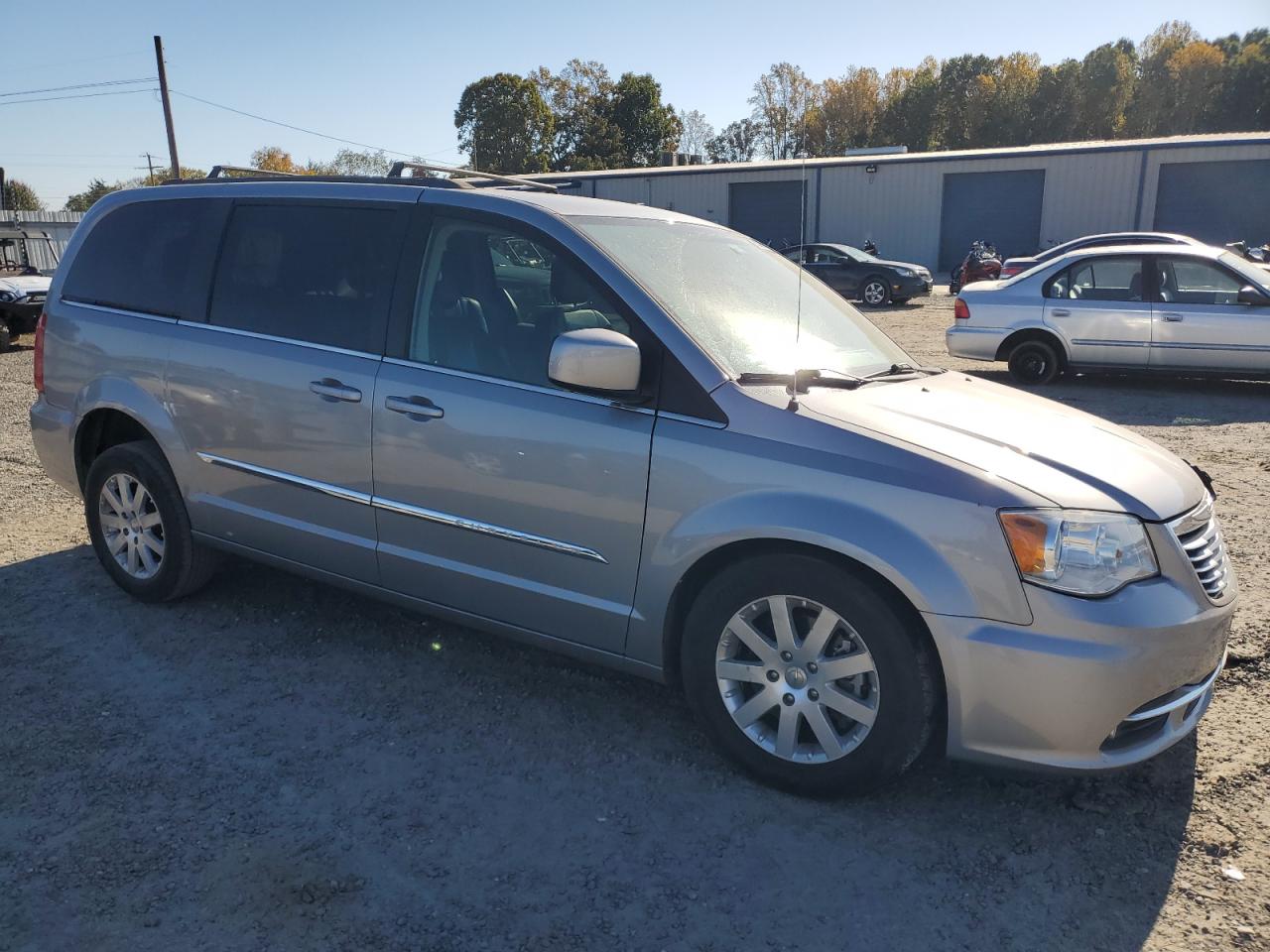 2015 Chrysler Town & Country VIN 2C4RC1BG1FR661808 Copart auction photo, front end / undercarriage damage thumbnail 4