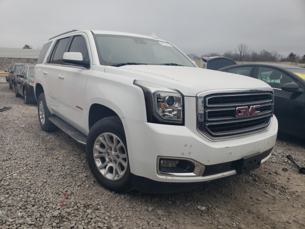 2017 GMC Yukon VIN 1GKS1BKC2HR235049 Copart auction photo, vandalism damage thumbnail 4