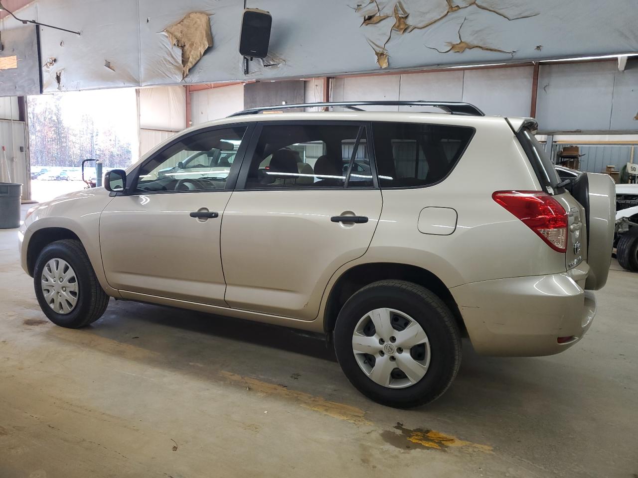2007 Toyota RAV 4 VIN JTMZD33V476030100 Copart auction photo, all over damage thumbnail 2