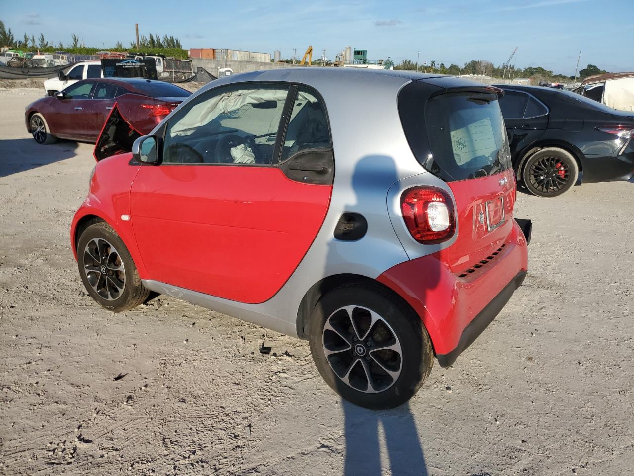 2017 Smart Fortwo VIN WMEFJ5DA6HK194414 Copart auction photo, front end / minor dent/scratches damage thumbnail 2