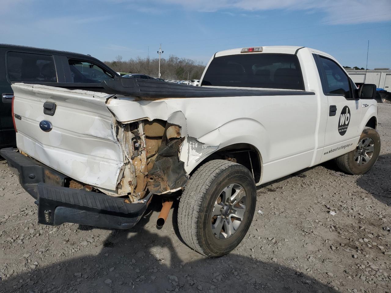 2013 Ford F-150 VIN 1FTMF1CM8DKF90320 Copart auction photo, rear end / minor dent/scratches damage thumbnail 3