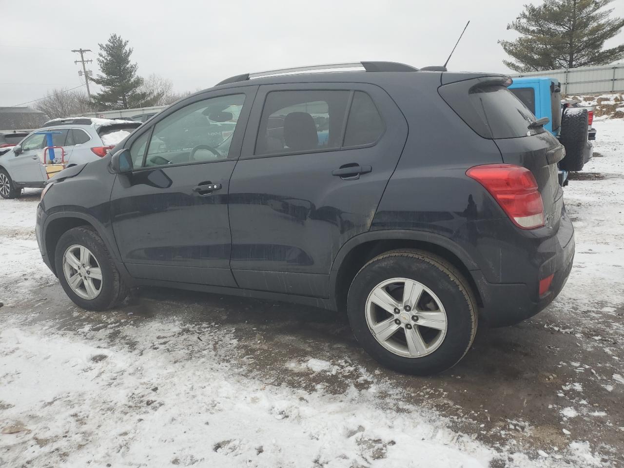 2021 Chevrolet Trax VIN KL7CJPSB2MB350836 Copart auction photo, front end / minor dent/scratches damage thumbnail 2