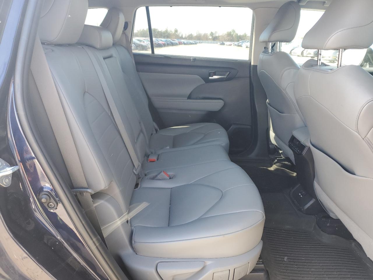 2020 Toyota Highlander VIN 5TDHZRBH9LS522742 Copart auction photo, undercarriage / rear end damage thumbnail 11