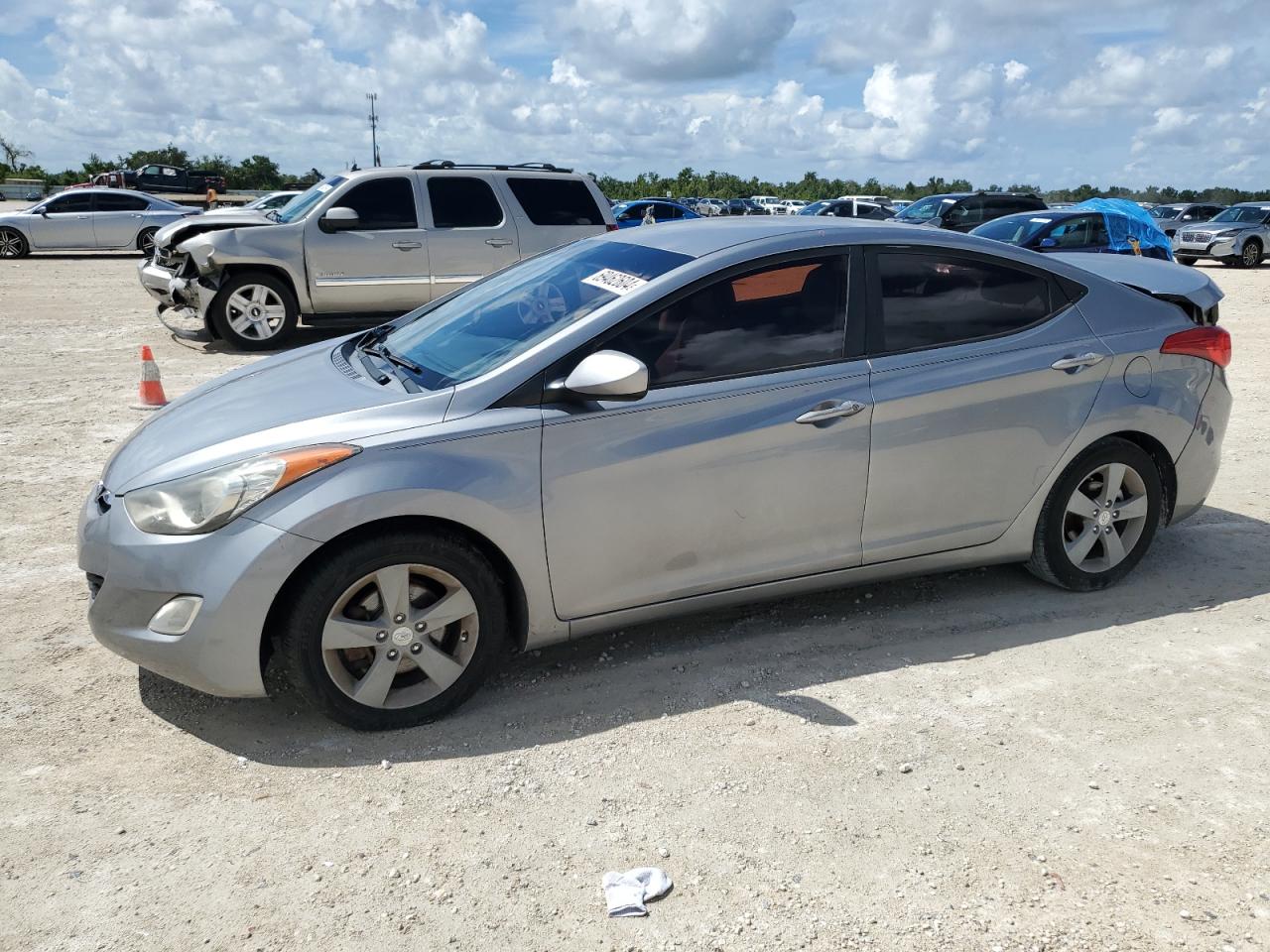 2013 Hyundai Elantra VIN KMHDH4AE7DU812627