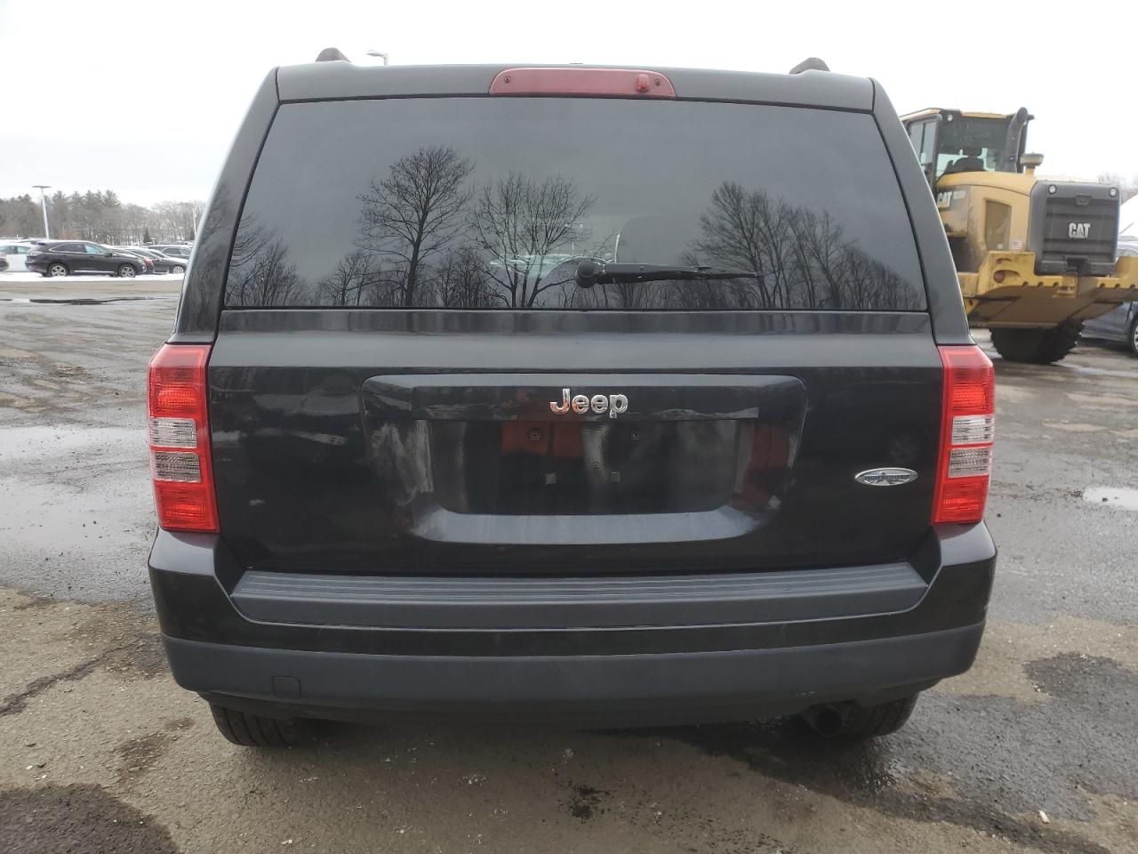 2014 Jeep Liberty (Patriot) VIN 1C4NJPFA0ED731667 Copart auction photo, minor dent/scratches damage thumbnail 6