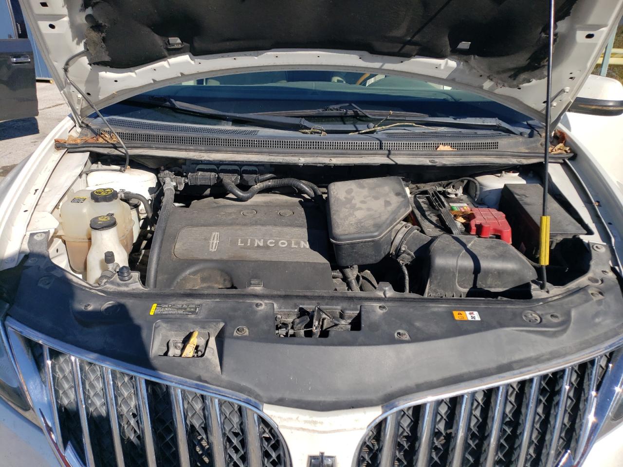 2013 Lincoln MKX VIN 2LMDJ8JK6DBL02894 Copart auction photo, undercarriage / minor dent/scratches damage thumbnail 12