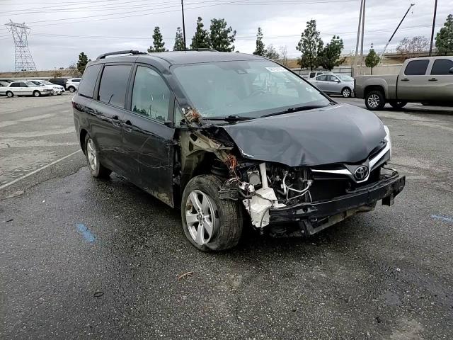 2018 Toyota Sienna VIN 5TDKZ3DCXJS929065 Copart auction photo, front end / side damage thumbnail 12