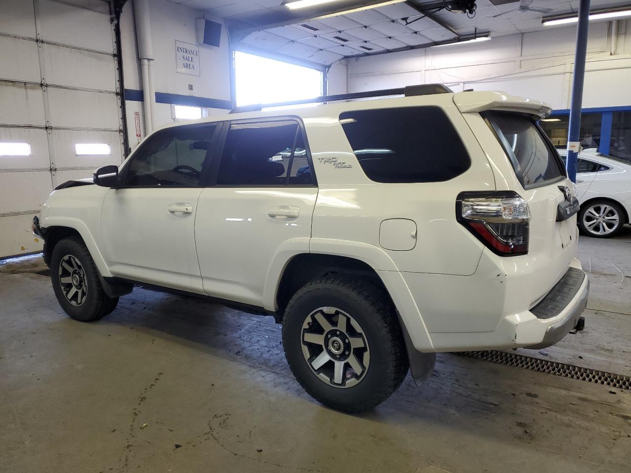 2019 Toyota 4Runner VIN JTEBU5JR5K5621548 Copart auction photo, front end damage thumbnail 2